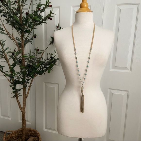 NECKLACE Western Beaded Leather Fringe - Picture 6 of 9